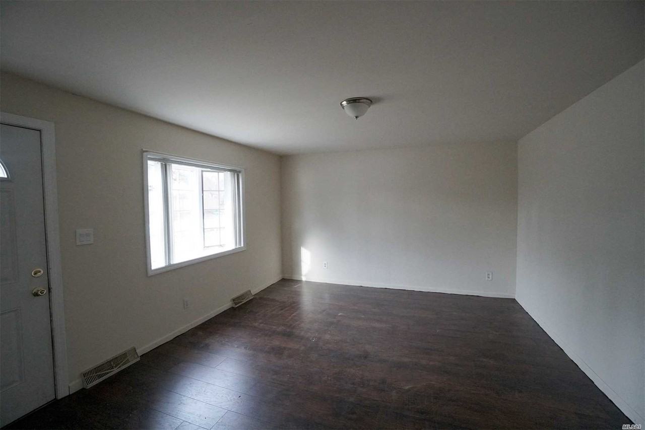 123 Adirondack Dr - Photo 3 of 11