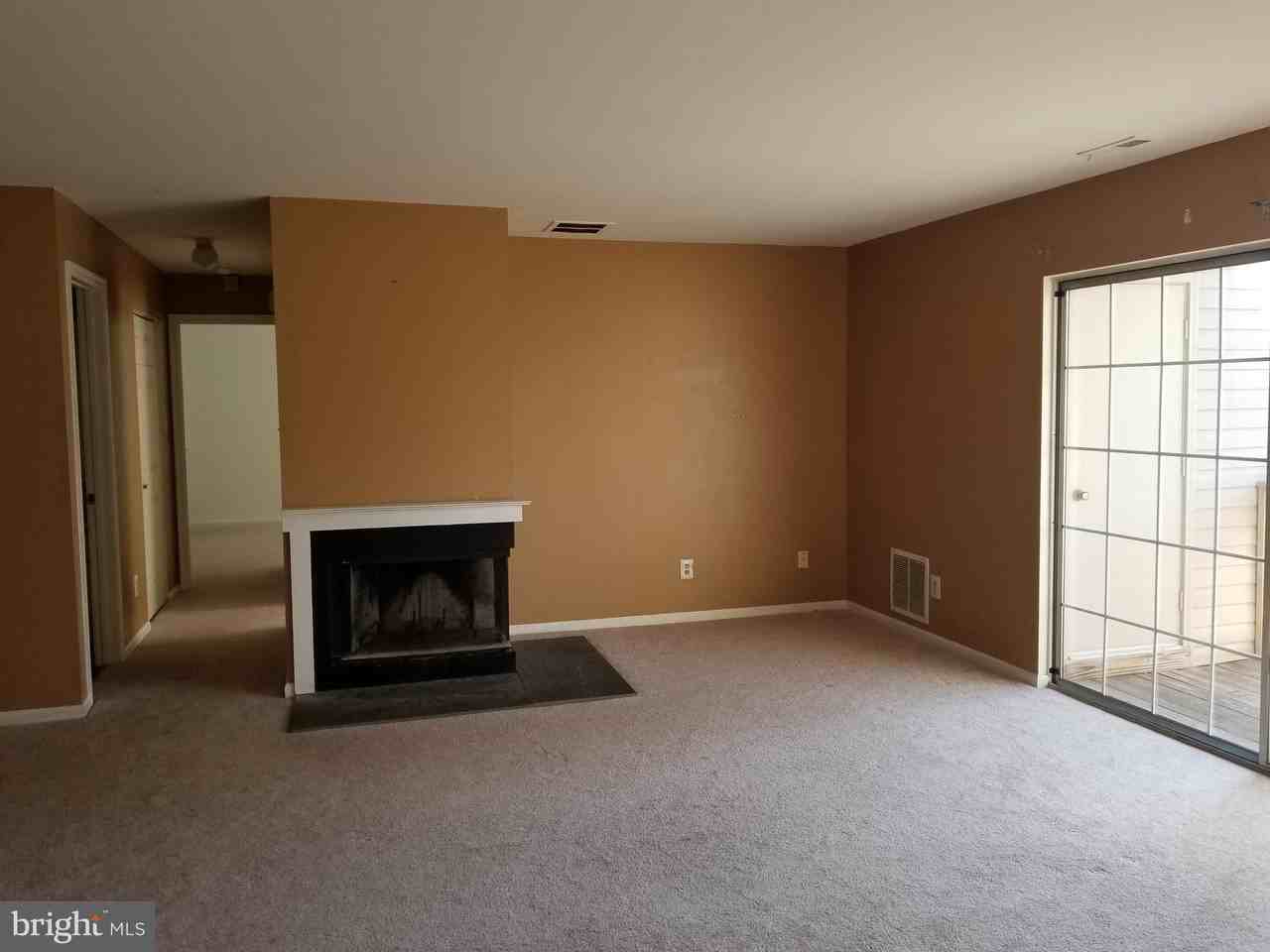 406 Firethorne Ct - Photo 3 of 16