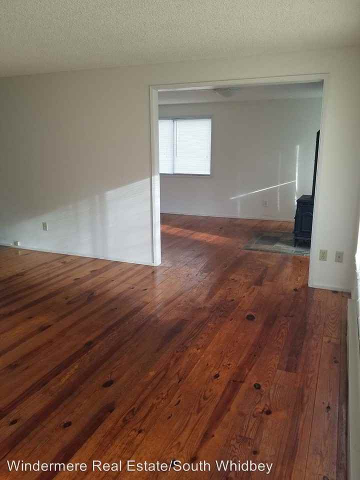 4755 Hansen Dr - Photo 2 of 8