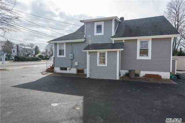 704 Newbridge Rd - Photo 3 of 9