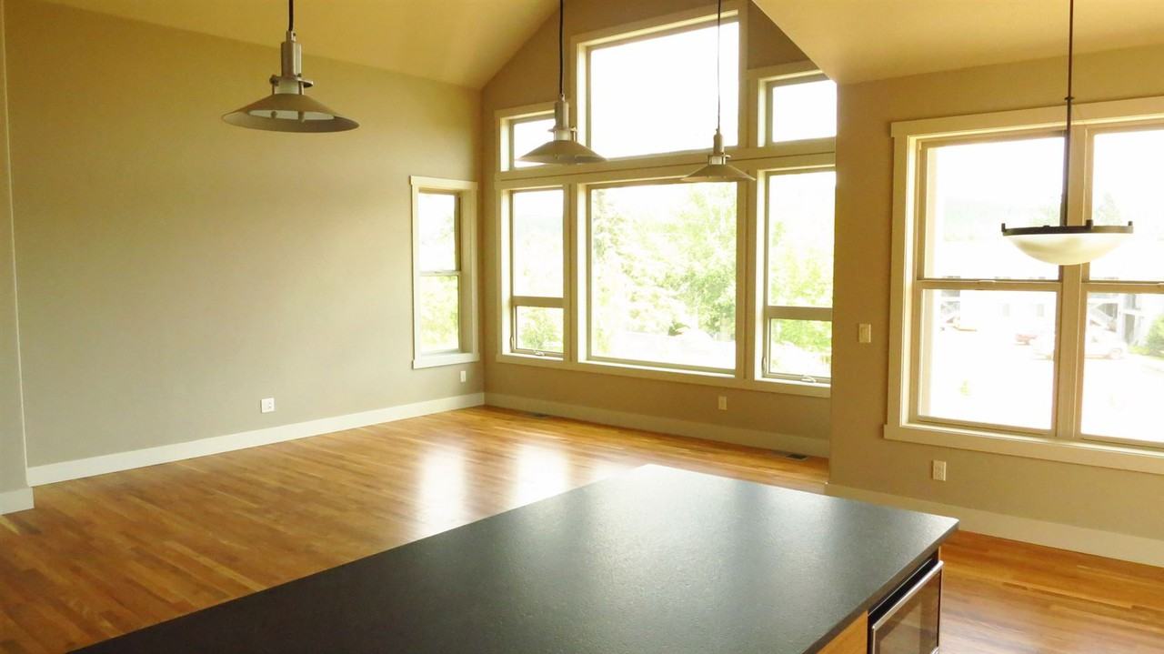 122 Sunrise Terrace - Photo 3 of 10