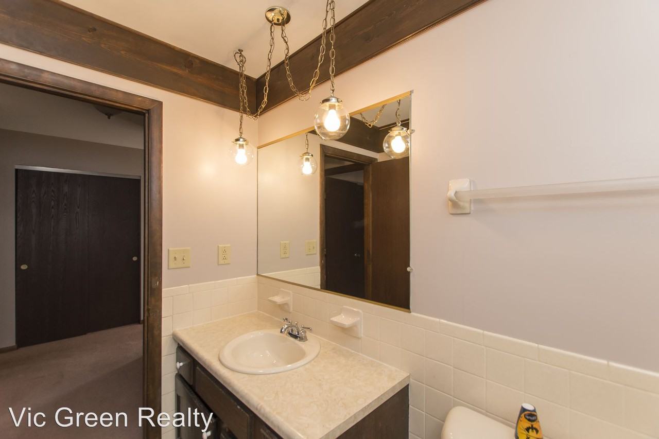 80 Nutmeg Square - Photo 2 of 13