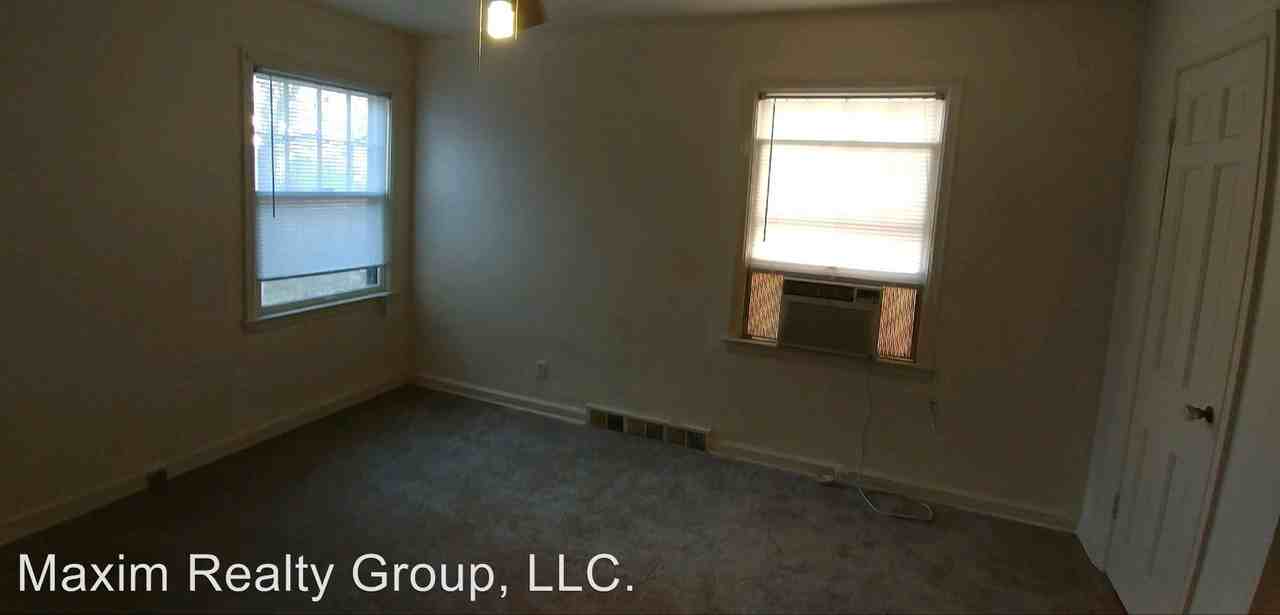 118 N 32 AVE - Photo 2 of 7