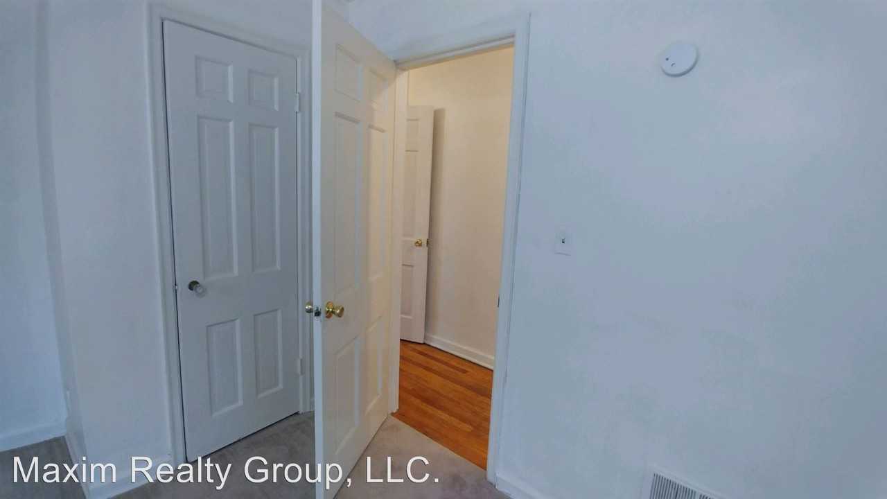 118 N 32 AVE - Photo 3 of 7