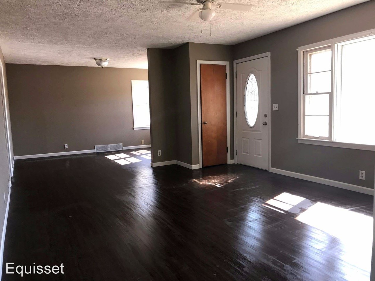224 W Poplar Ave - Photo 2 of 13
