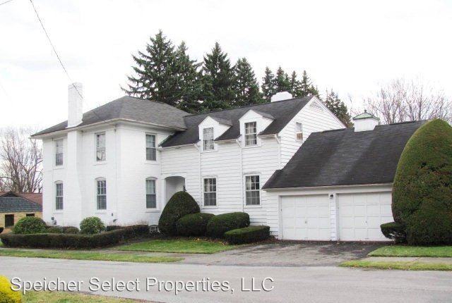 2031 Pitt Ave Ext - Photo 2 of 10