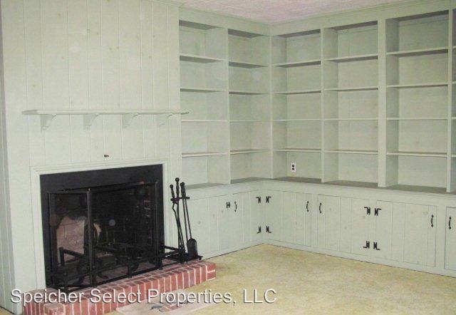 2031 Pitt Ave Ext - Photo 3 of 10