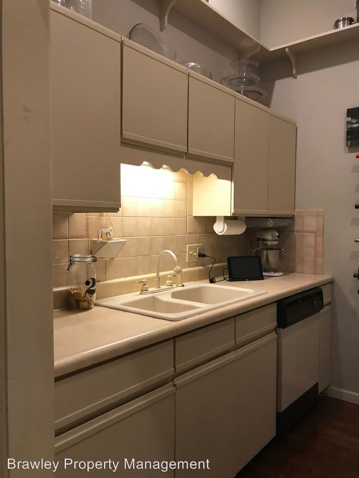 1925 Waters Edge Dr - Photo 3 of 18