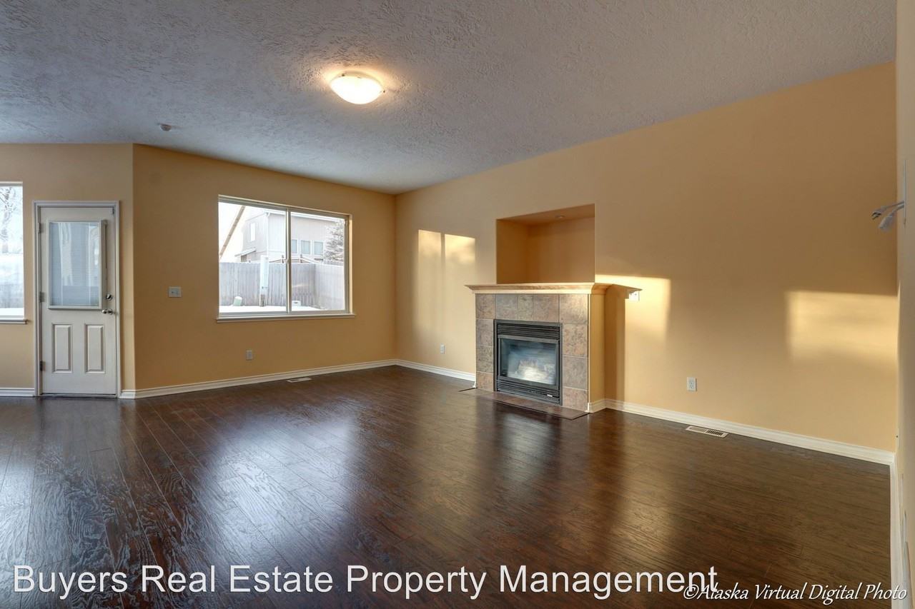 7332 Tyre Dr - Photo 3 of 46