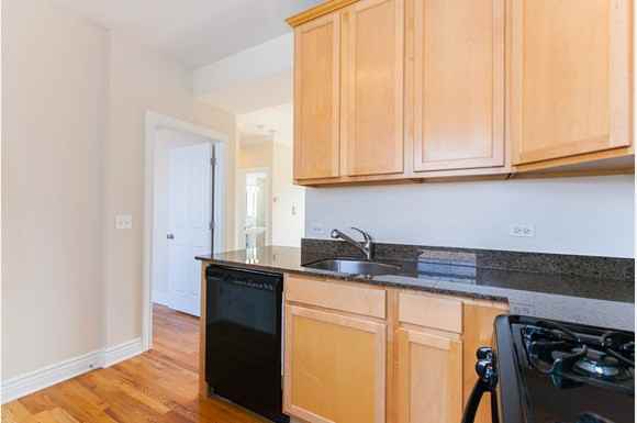 1210-16 W Waveland - Photo 2 of 27