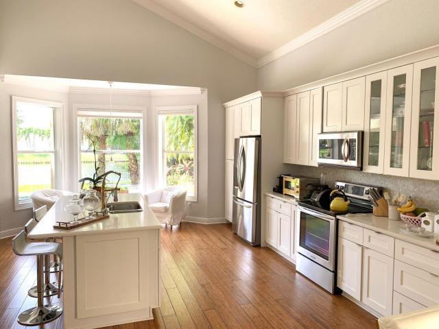 19125 Skyridge Circle - Photo 2 of 9