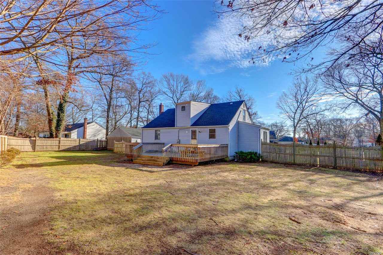 15 Cherry Ln - Photo 2 of 17