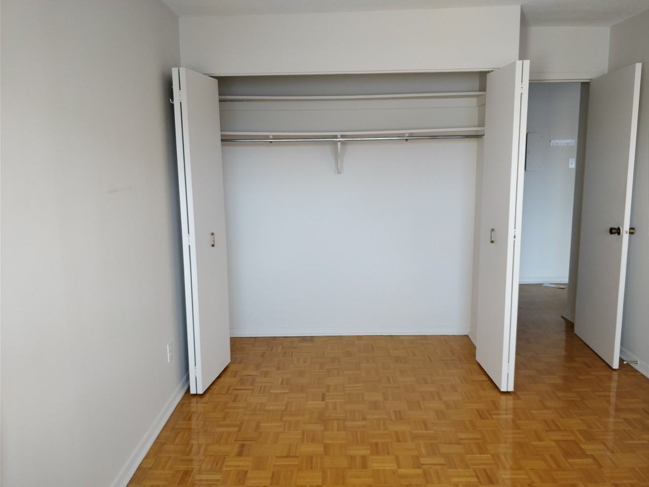 150 MacLaren Street - Photo 3 of 10