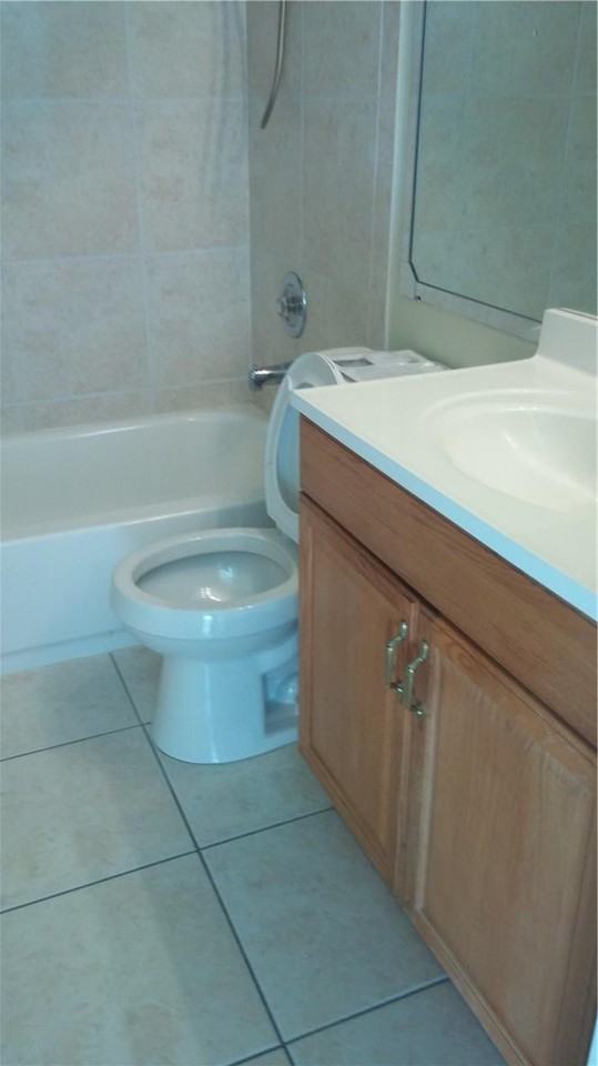 882 Northwest 92nd Avenue #882 - Photo 3 of 4