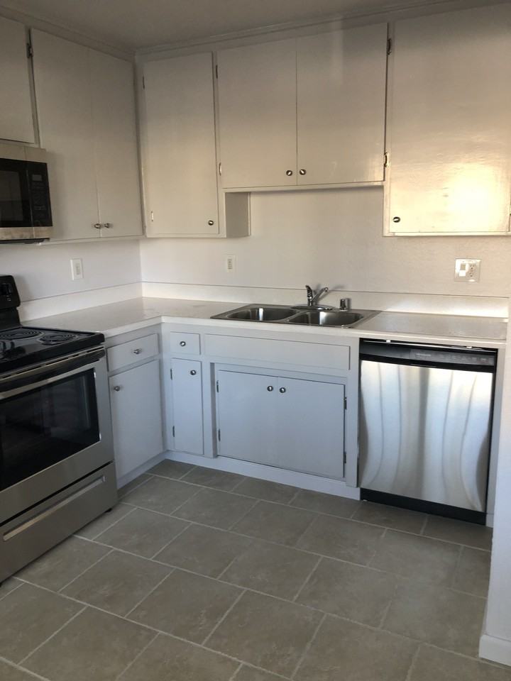 5809 Reseda Boulevard - Photo 3 of 12