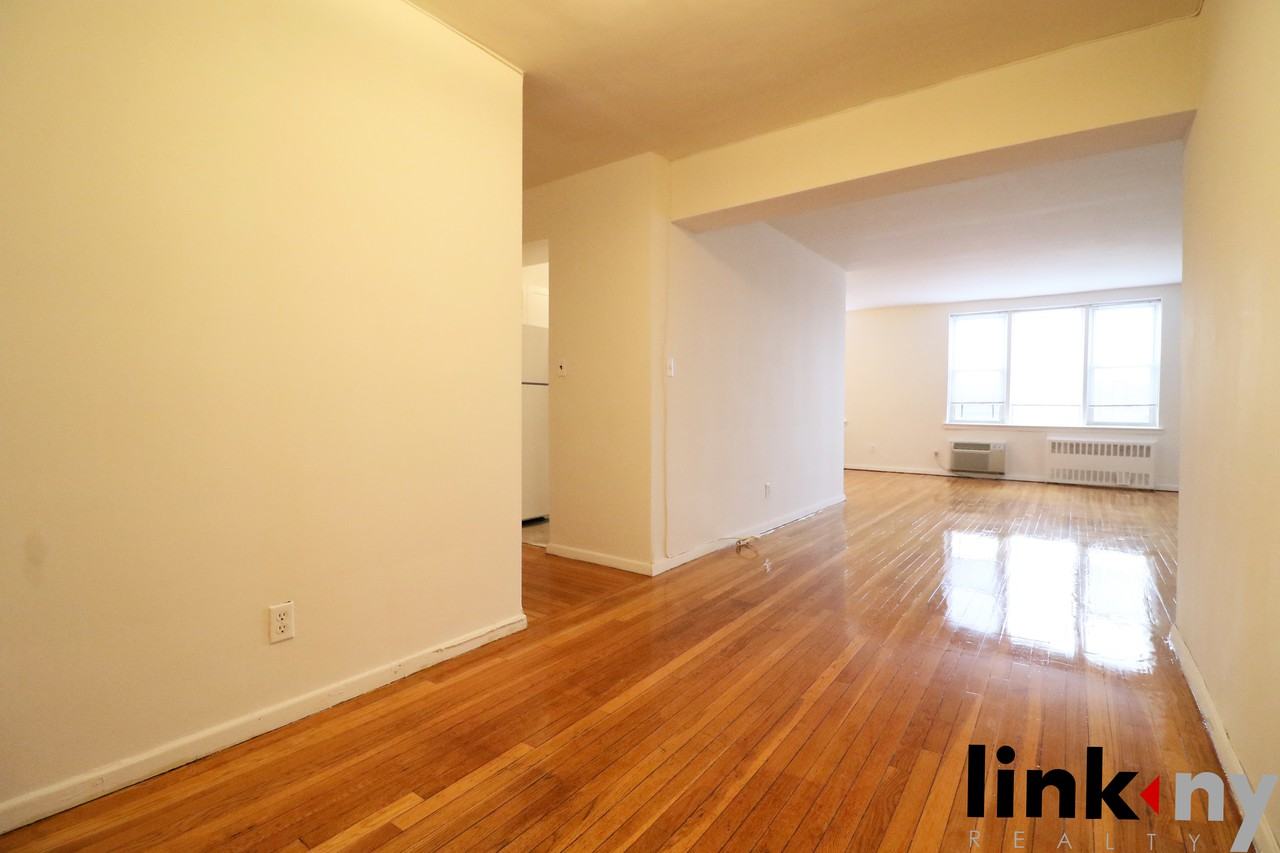 1180 Midland Avenue #5K