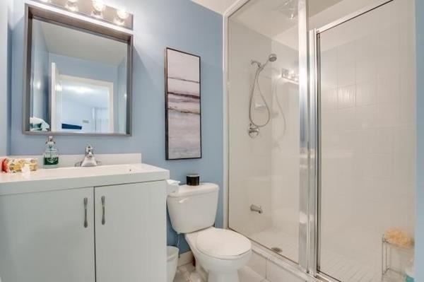 2230 Lake Shore Boulevard West #23165