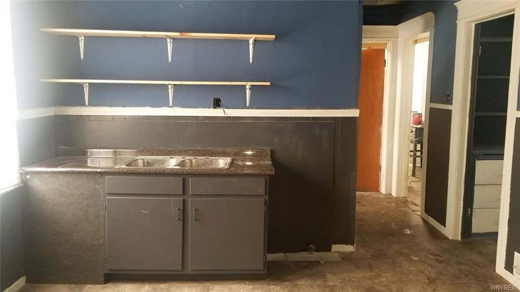 224 Pershing Ave - Photo 2 of 4