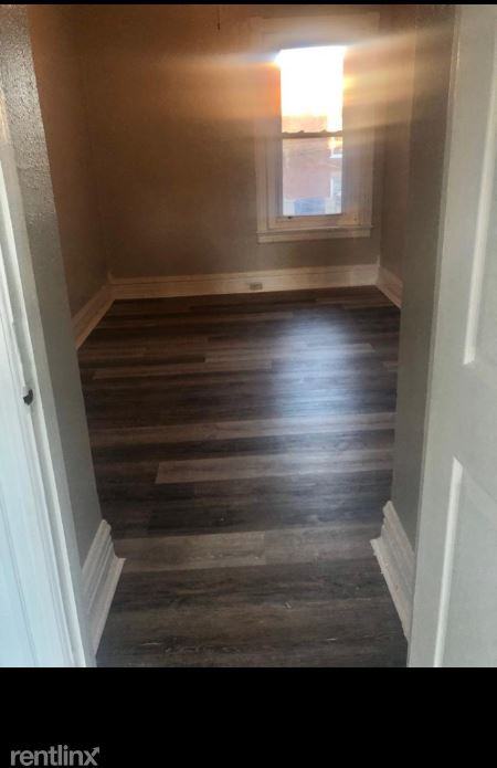 805 N 6th St - Photo 3 of 6