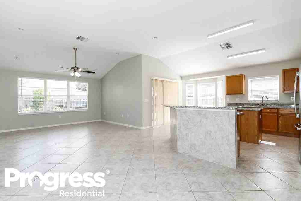 610 Straw Lake Dr - Photo 2 of 15