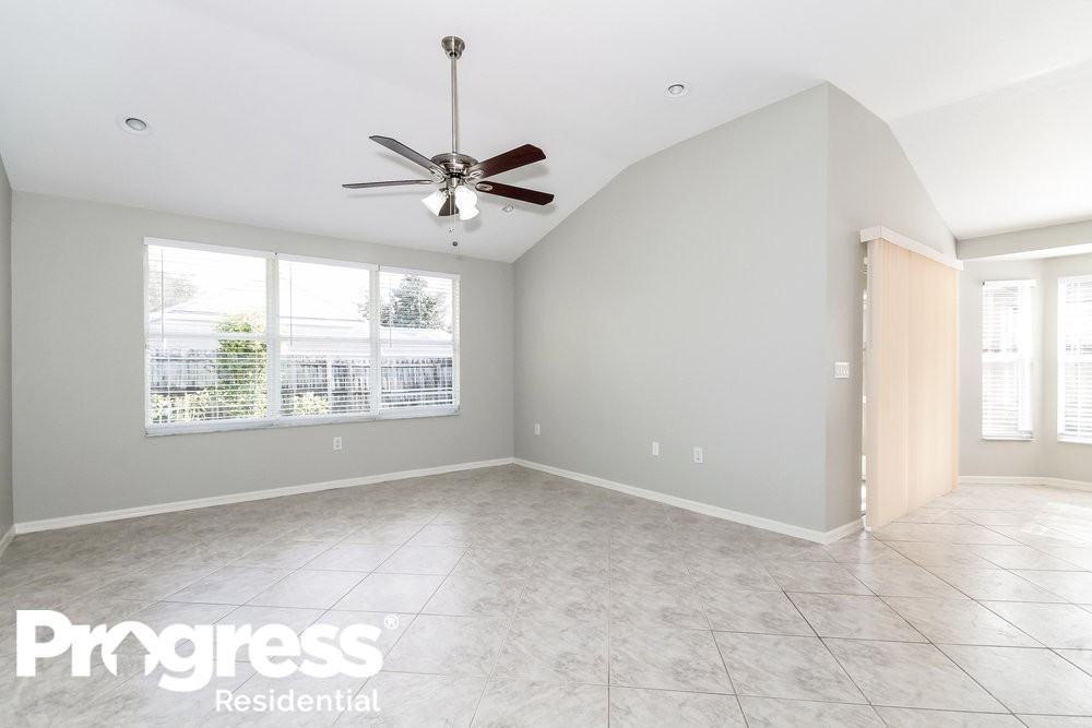 610 Straw Lake Dr - Photo 3 of 15