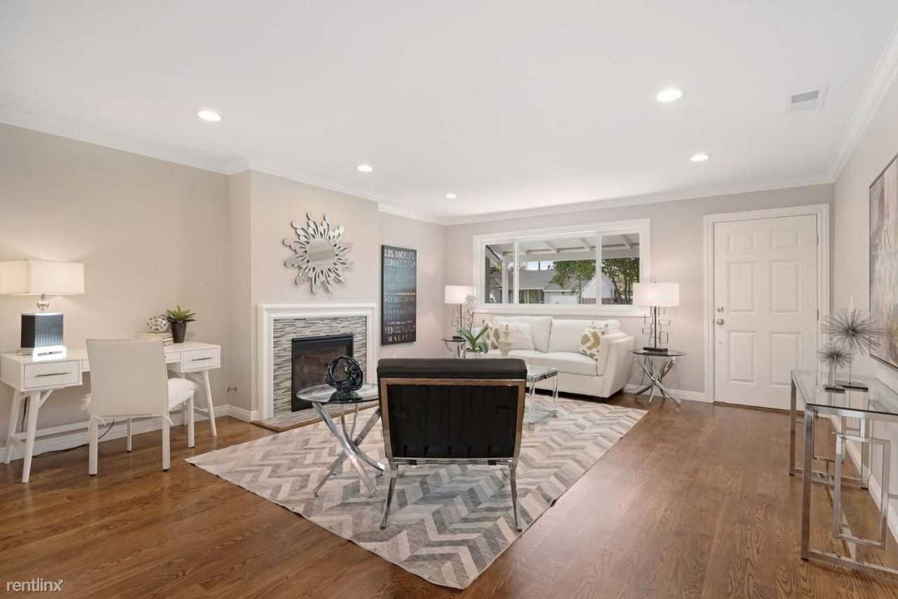 945 Sixth Ave - Photo 3 of 14