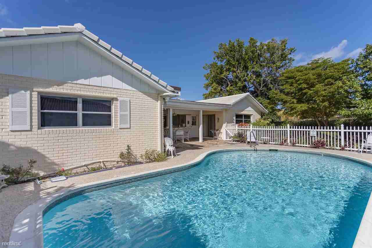 790 Coquina Way - Photo 2 of 9