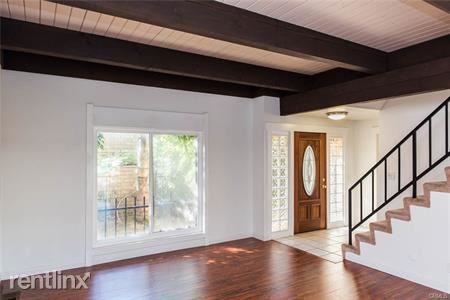 1534 Buena Vista #A - Photo 3 of 16