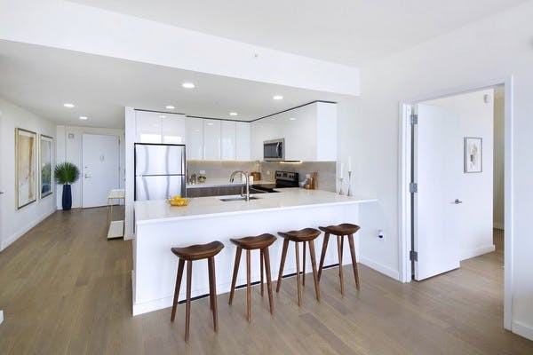 Newport Rentals - Parkside West - Photo 2 of 21