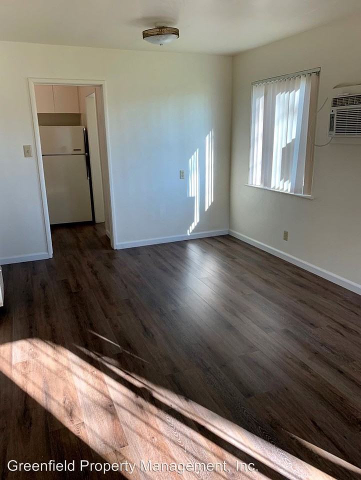 Cherokee Lane 1507-1509 - Photo 2 of 6