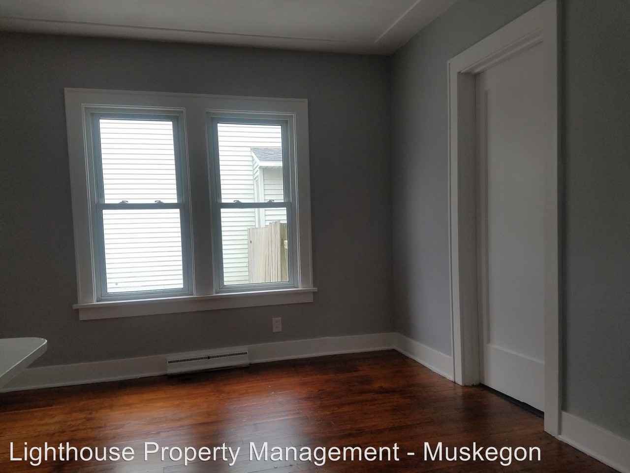 853 West Southern Avenue - Photo 2 of 11