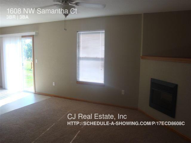 1608 NW Samantha Ct - Photo 2 of 8