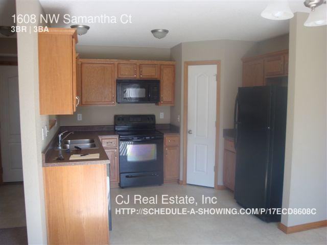 1608 NW Samantha Ct - Photo 3 of 8