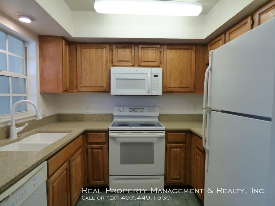 113 S Graham Ave - Photo 3 of 9