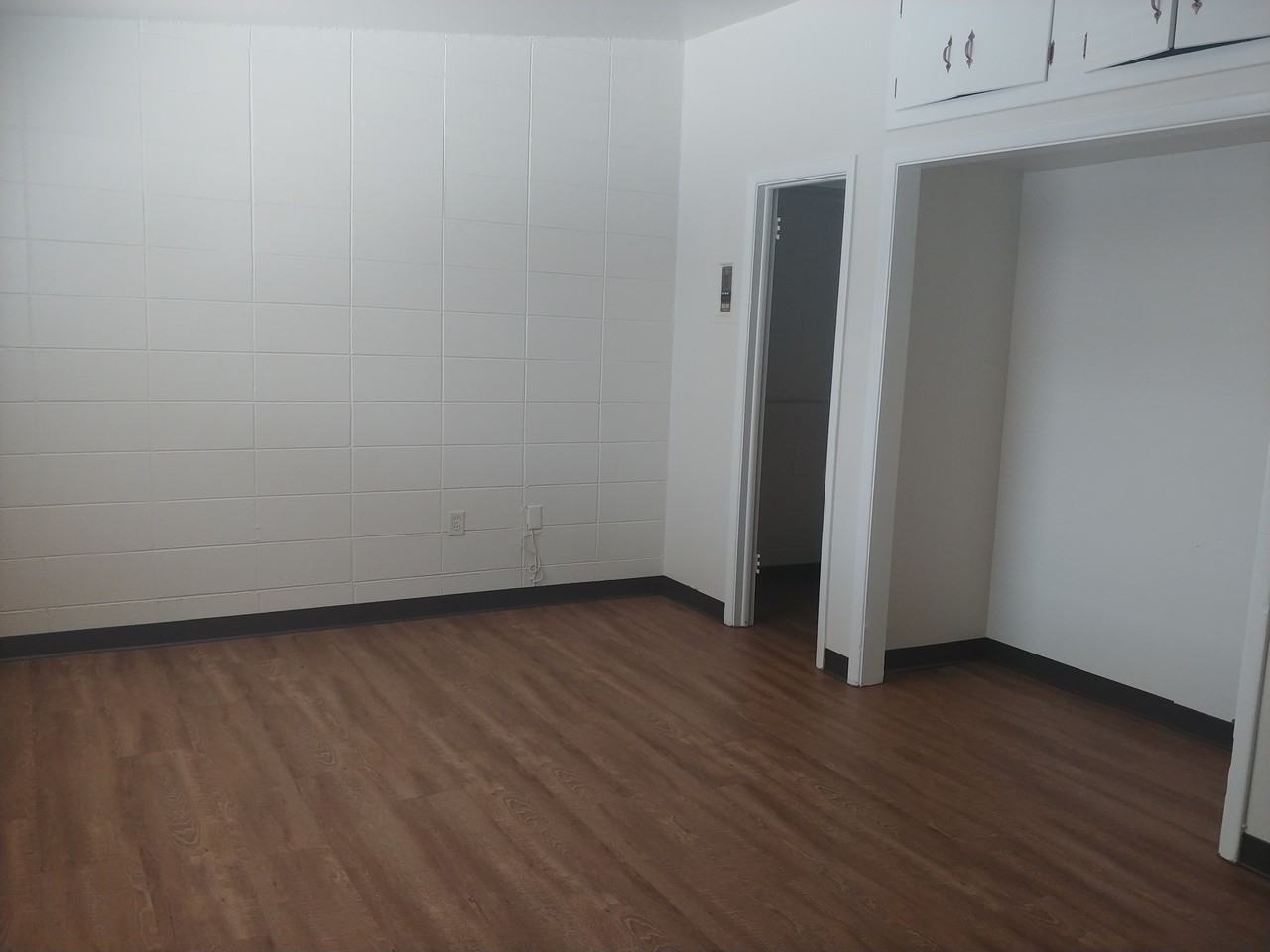 919 S Jefferson - Photo 2 of 4