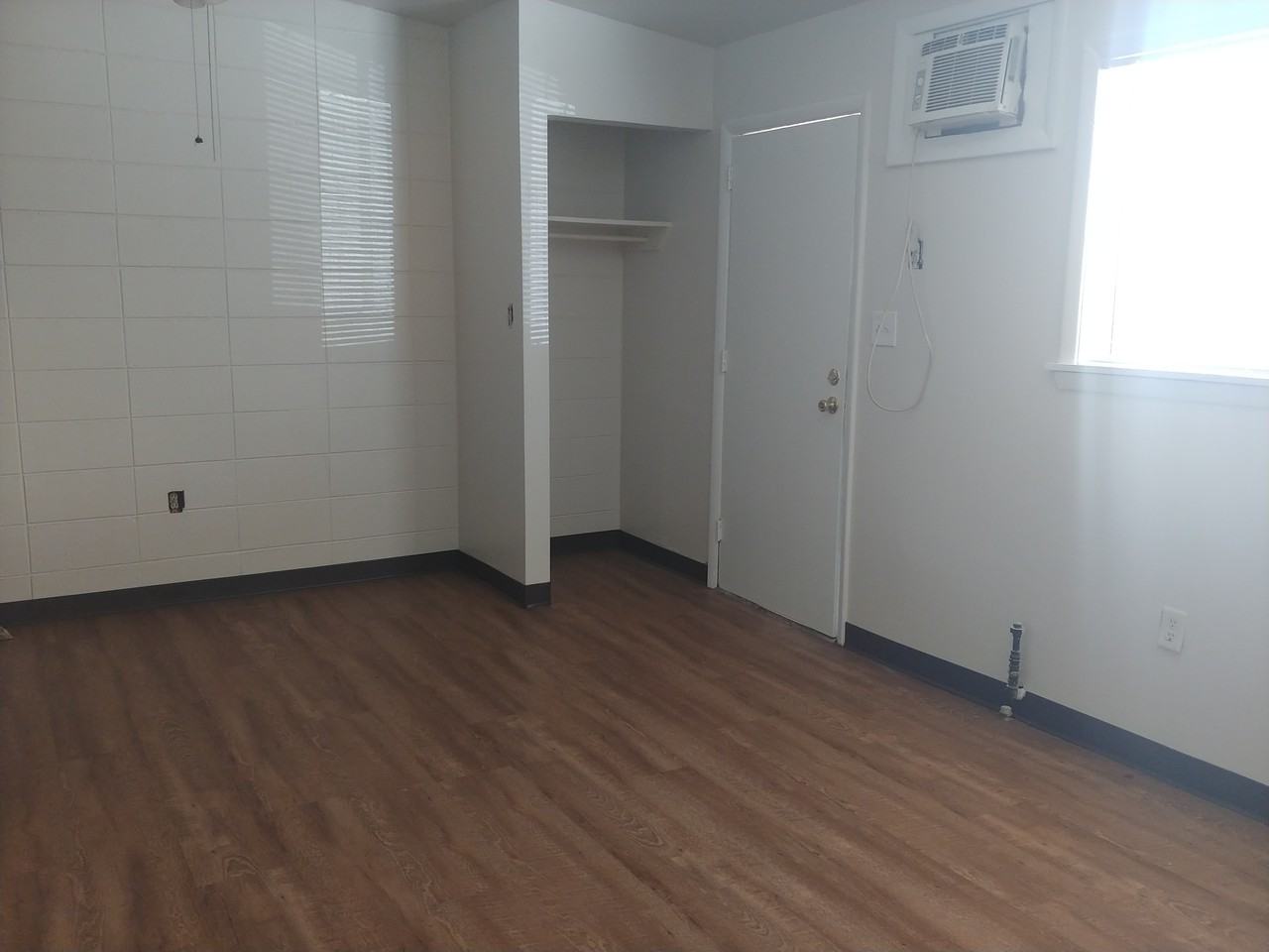 919 S Jefferson - Photo 3 of 4