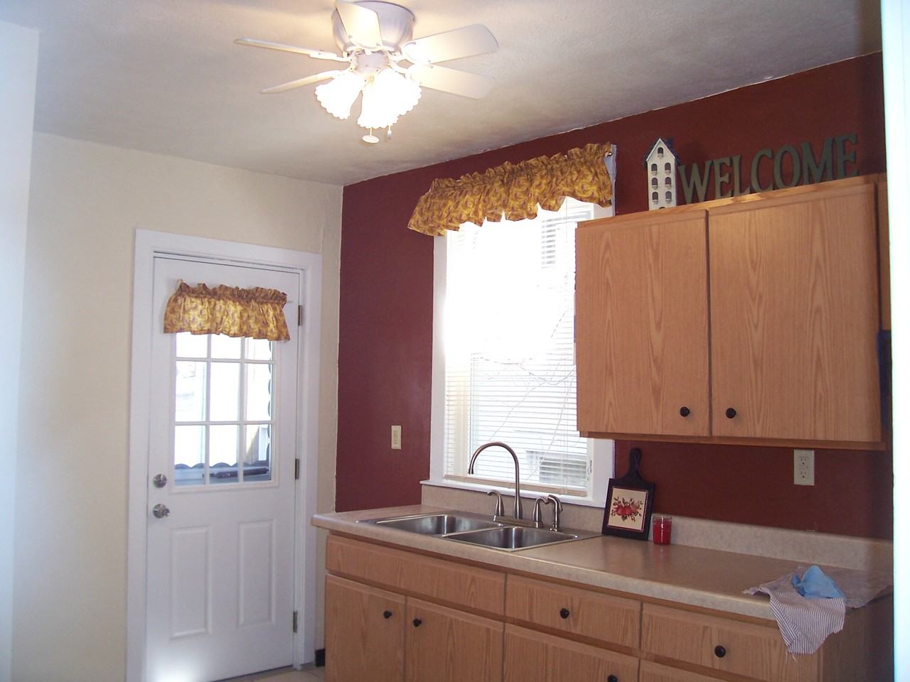 436-438 Division Avenue - Photo 3 of 7