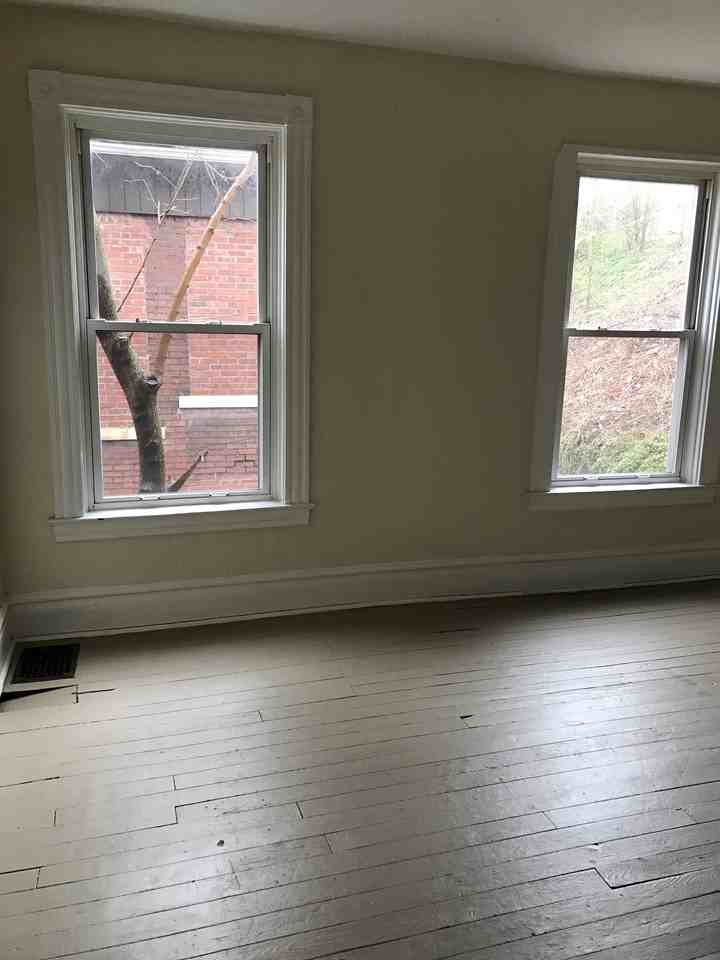 634 Airbrake Ave - Photo 2 of 9