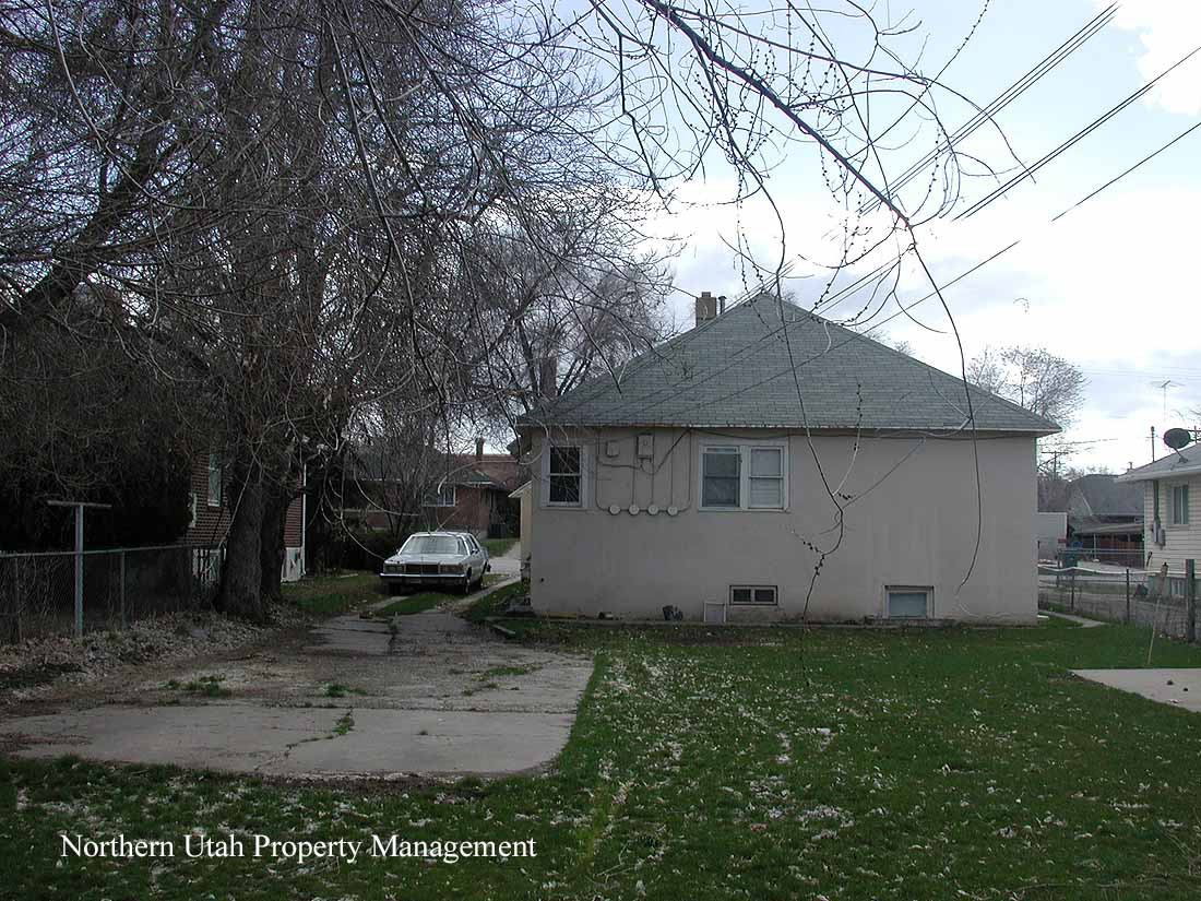 316 35th St - Photo 2 of 2