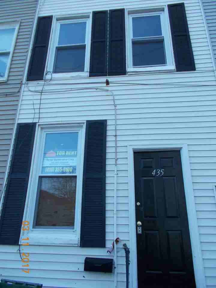 435 Freeman St - Photo 3 of 11