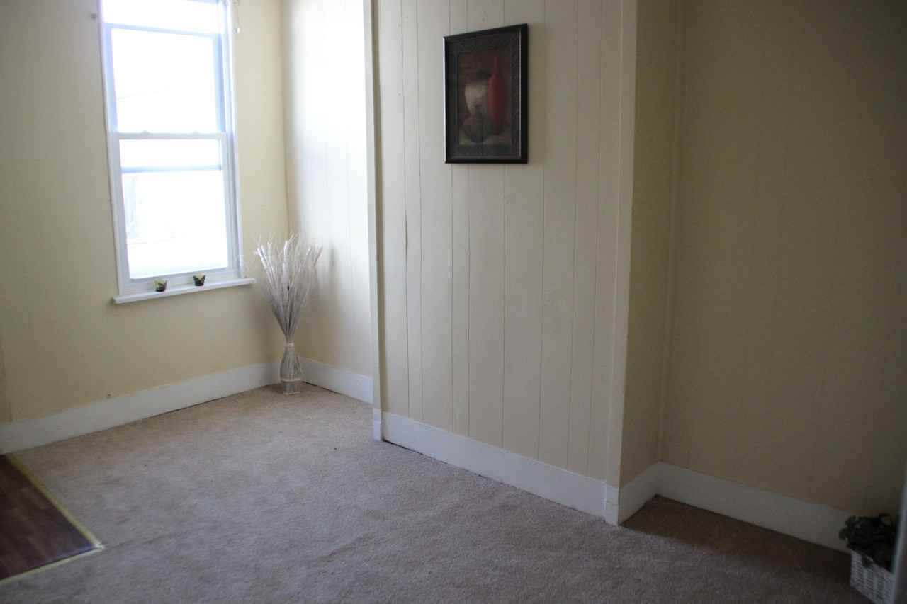 435 Freeman St - Photo 4 of 11