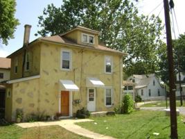 featured image of 1723 Hall Ave