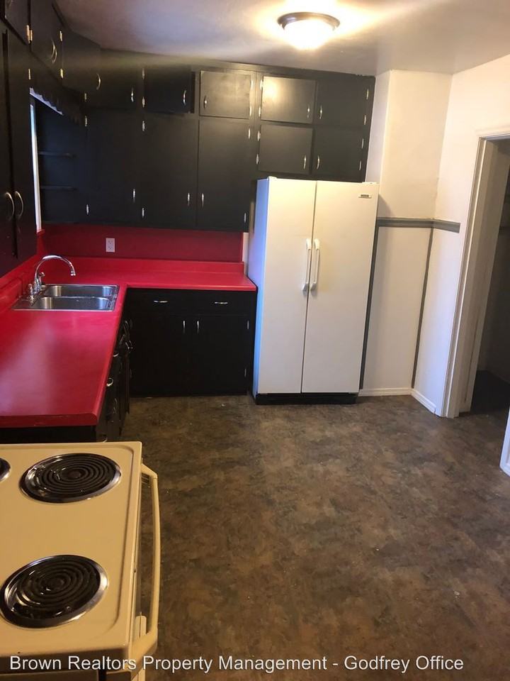 2304 Johnson St - Photo 2 of 12