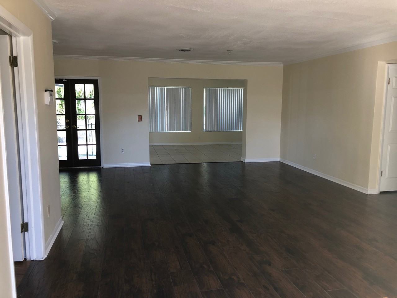 328 Sunny Ln - Photo 3 of 21