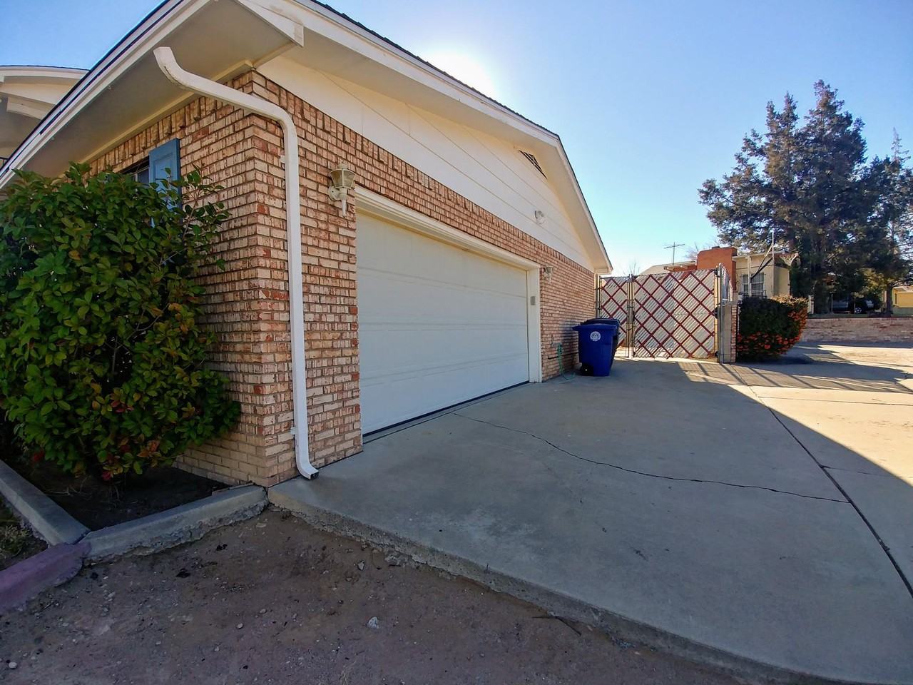 5000 Royene Ave Ne - Photo 2 of 46