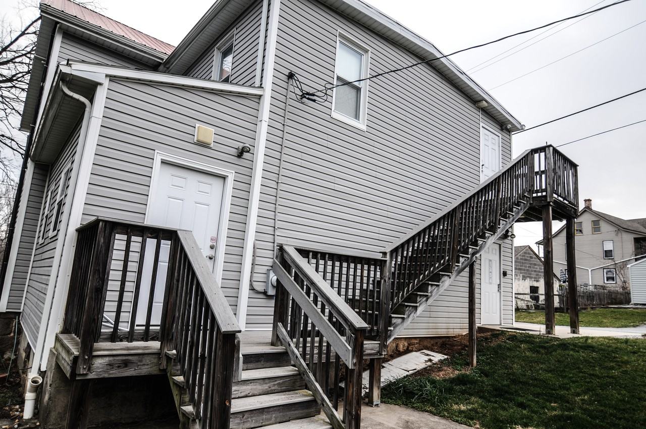 1054 2nd St - Photo 2 of 24