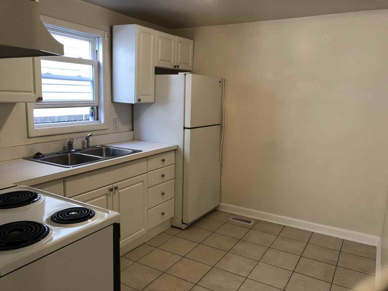 1325 28th St - Photo 3 of 21