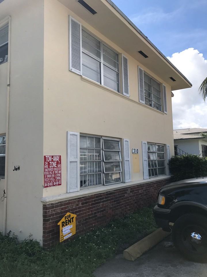 310 NE 82nd St - Photo 3 of 20