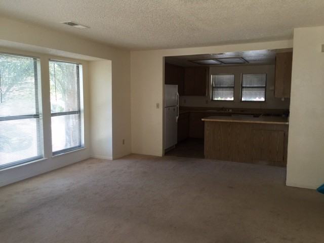 32 W 7th St - Photo 2 of 4