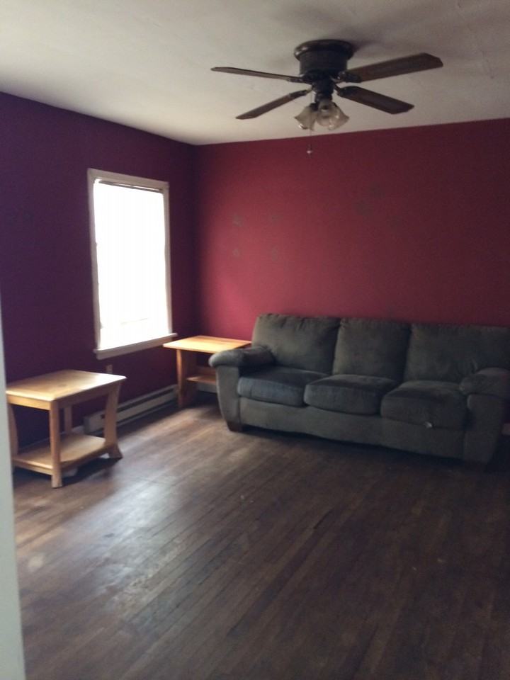 521 521 - Photo 2 of 4